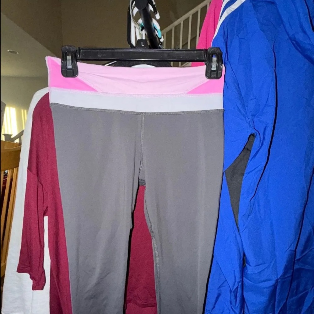 Lululemon Gray and Pink Cropped Leggings Size 4